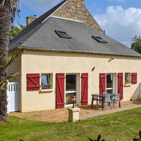 3 Bedroom Awesome Home In Lezardrieux Bagian luar foto