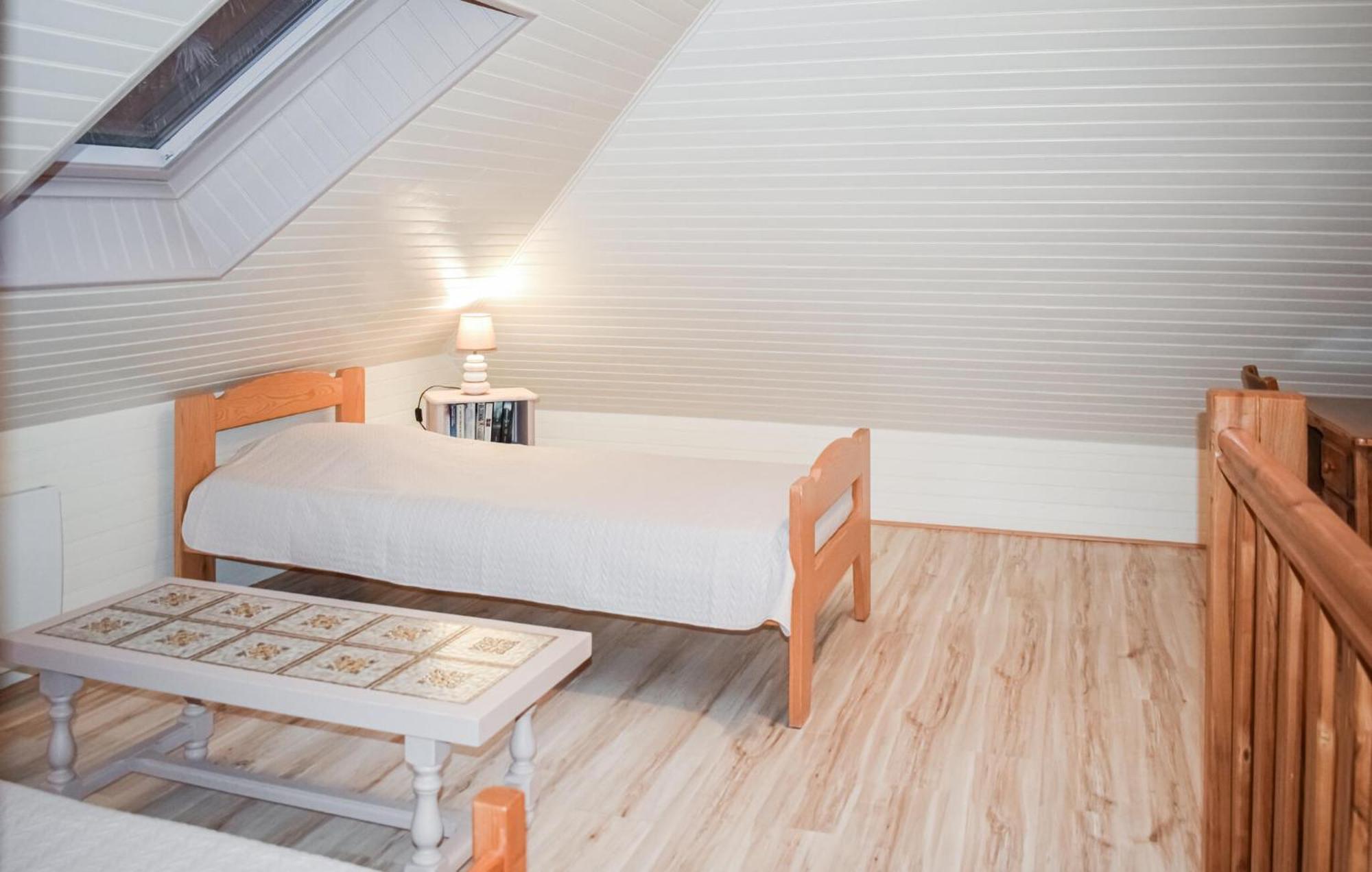 3 Bedroom Awesome Home In Lezardrieux Bagian luar foto