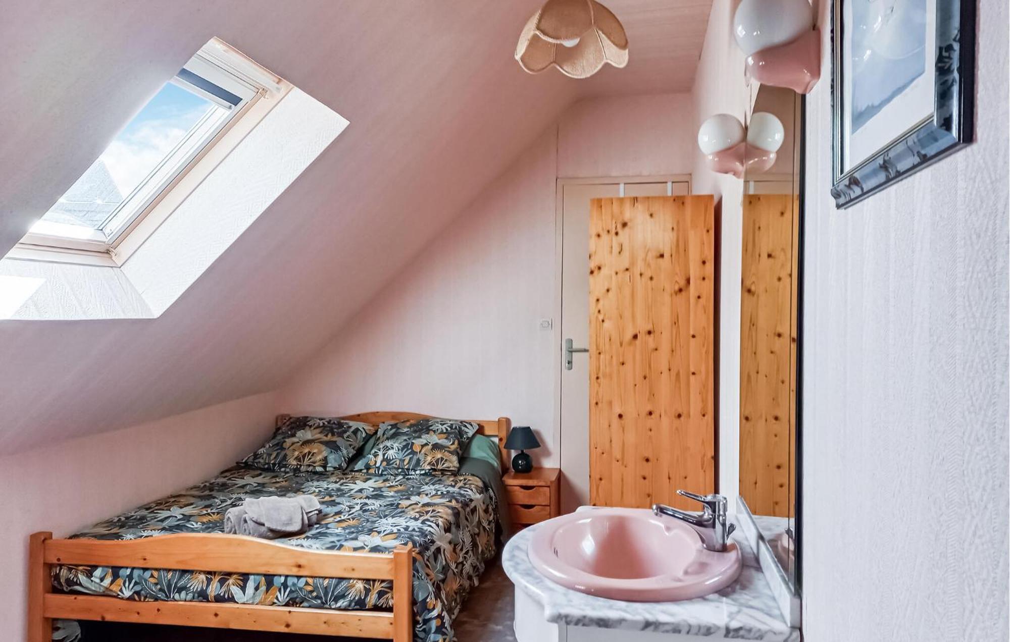 3 Bedroom Awesome Home In Lezardrieux Bagian luar foto