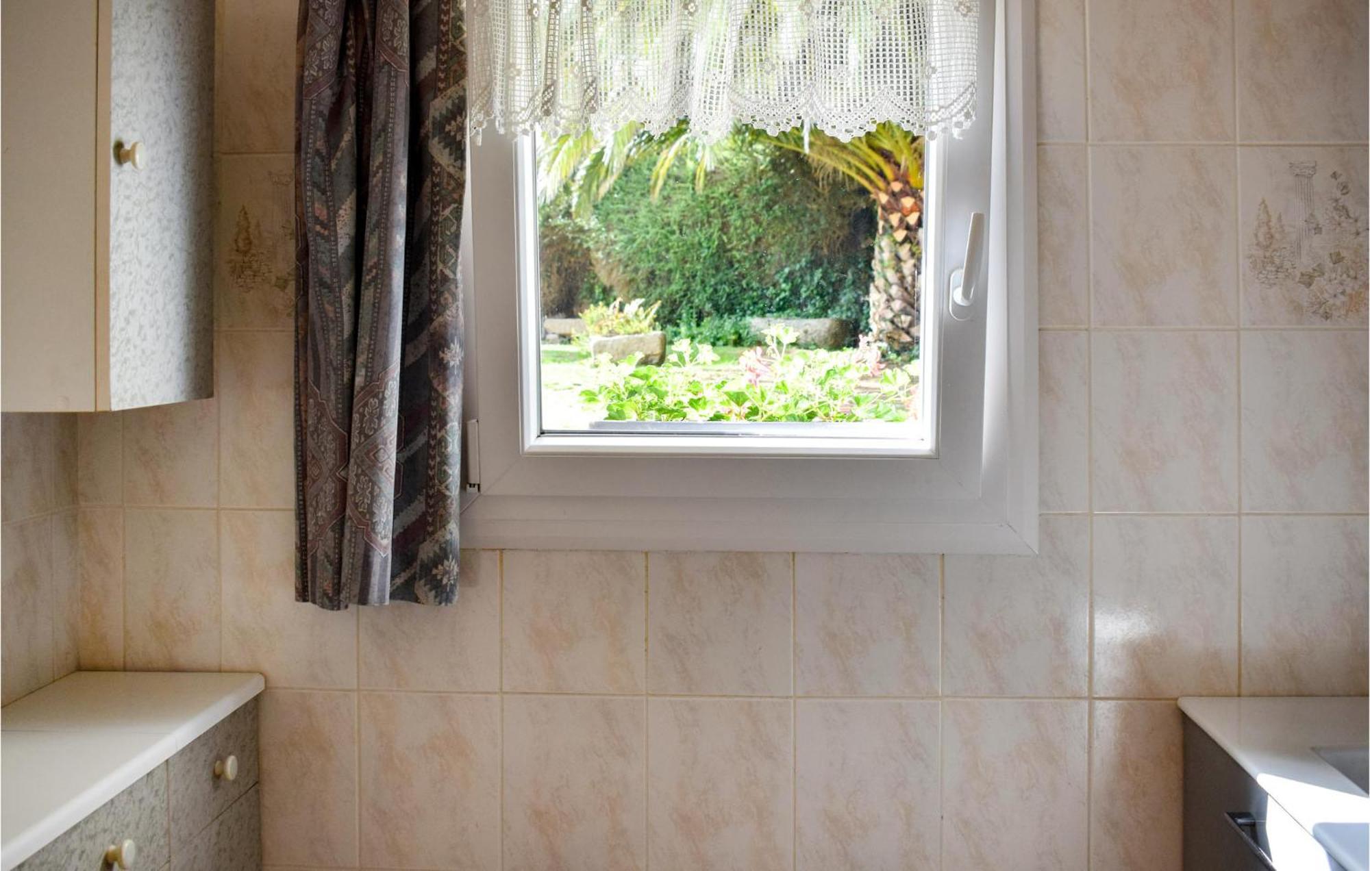 3 Bedroom Awesome Home In Lezardrieux Bagian luar foto
